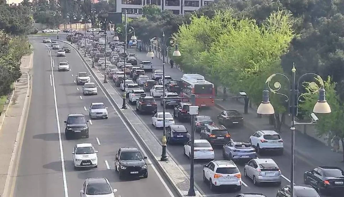 Traffic congestion has occurred on a number of roads in Baku