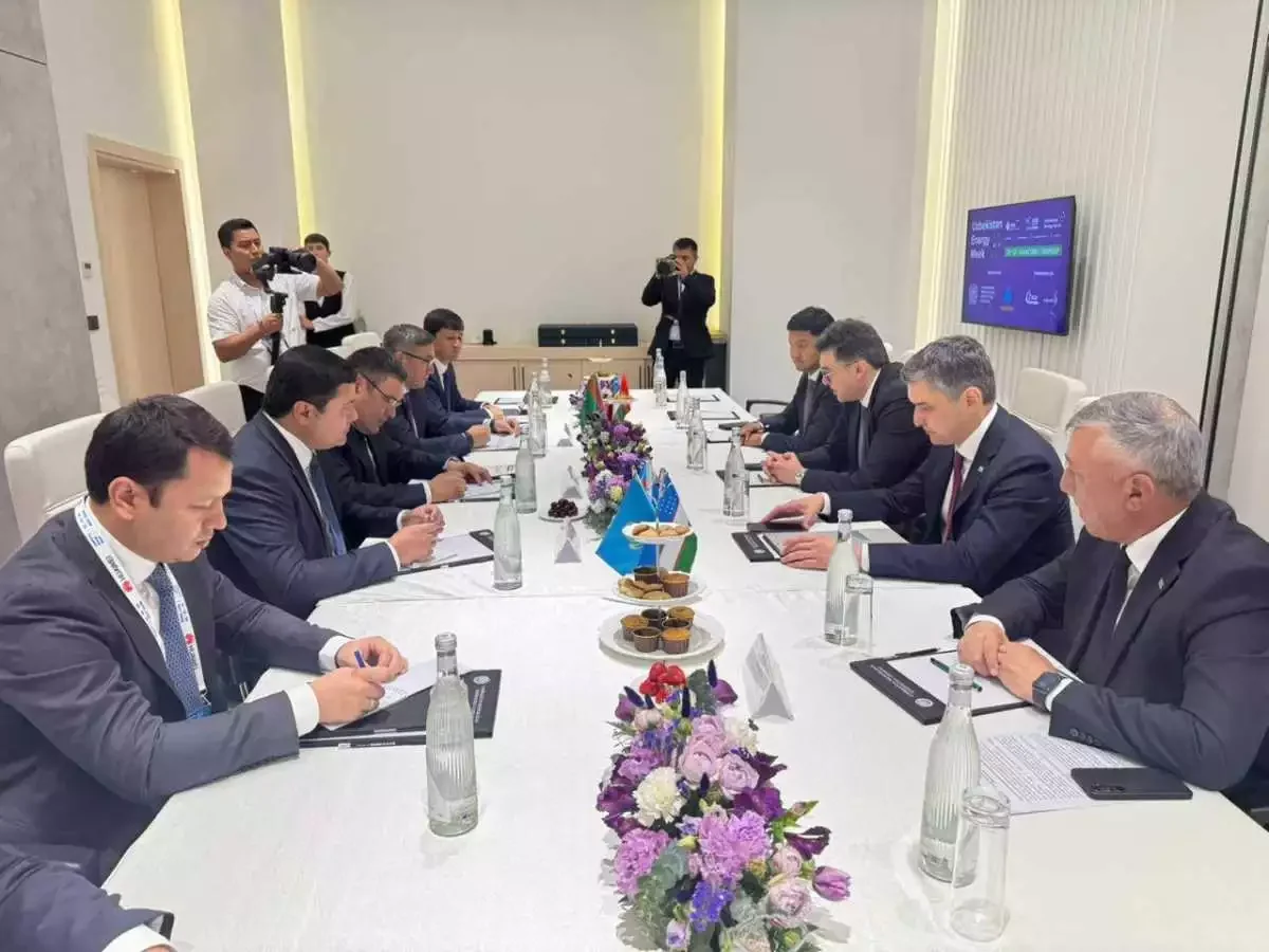 Bakı, Astana və Daşkənd "UEW 2026" çərçivəsində "yaşıl enerji" dəhlizinin inkişafını müzakirə edib