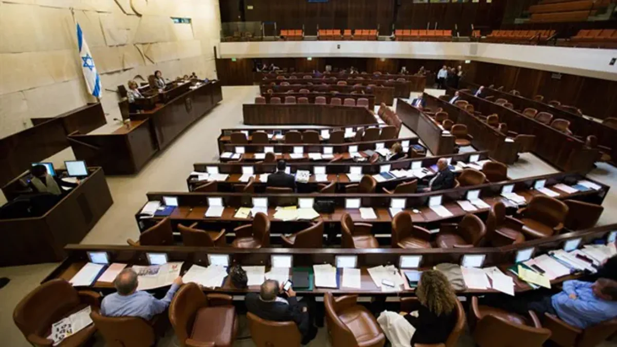 Israel's ruling coalition has submitted a bill to dissolve the parliament