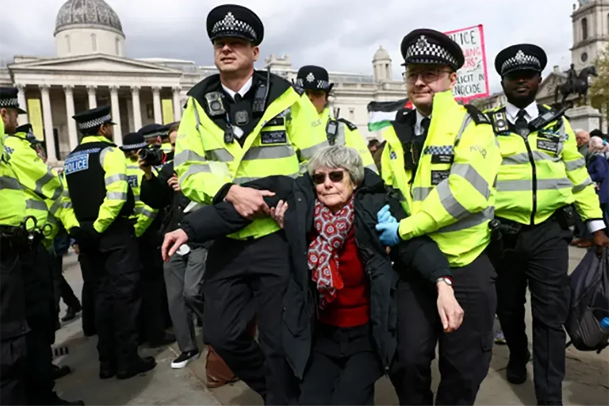31 people were detained in two protests in London