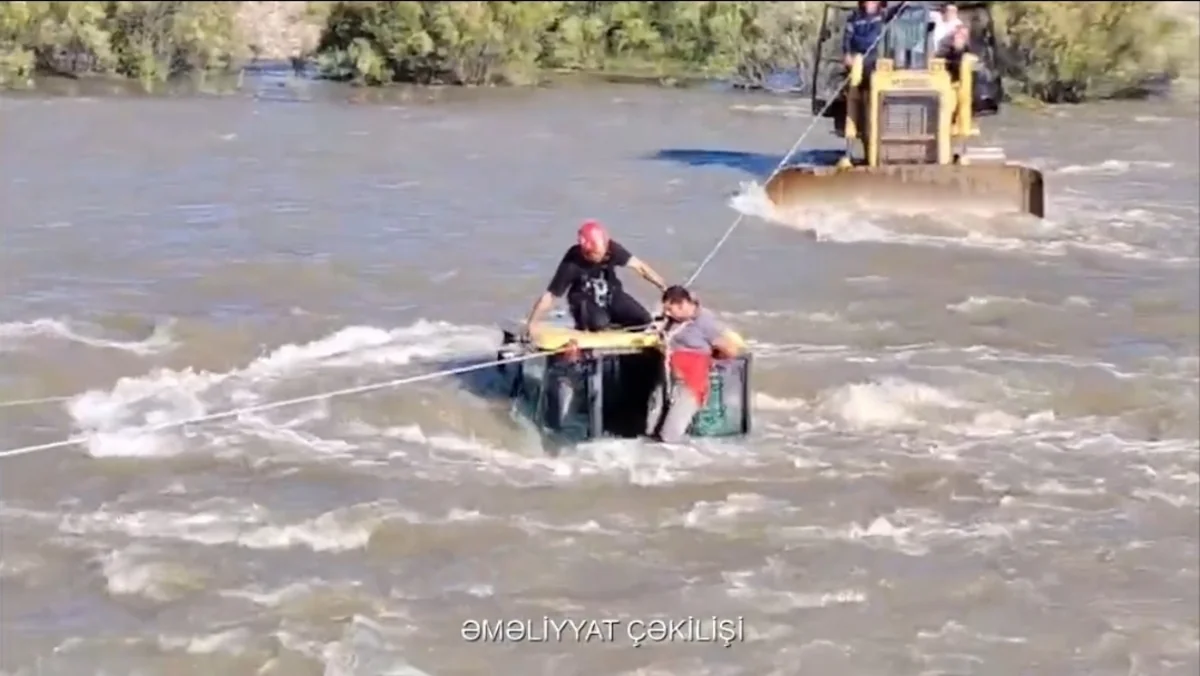 A person who was helpless in the river in Nakhchivan was rescued