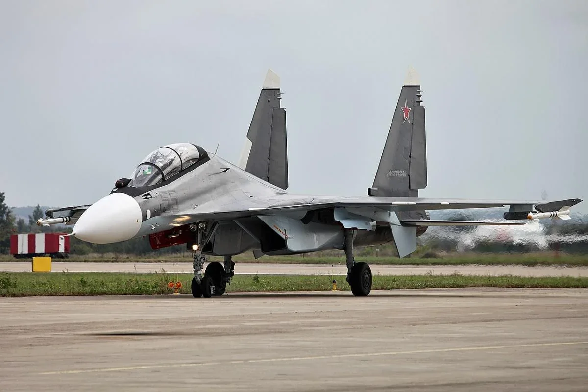 Ukrayna Krımdakı hərbi aerodroma zərbə endirib