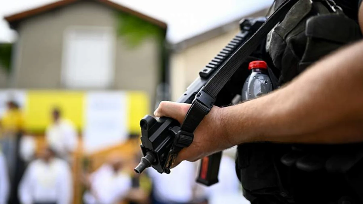 The mayor of Ales, France, was evacuated due to threats from a criminal group