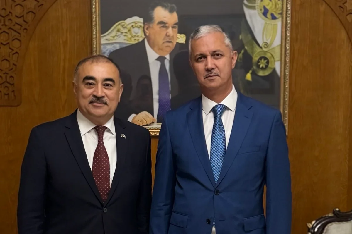 Azərbaycan və Tacikistan ikitərəfli münasibətlərin inkişafını müzakirə ediblər