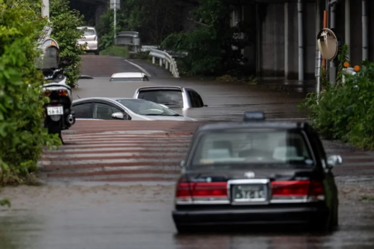 10 people died and 2 people went missing as a result of torrential rains in Japan