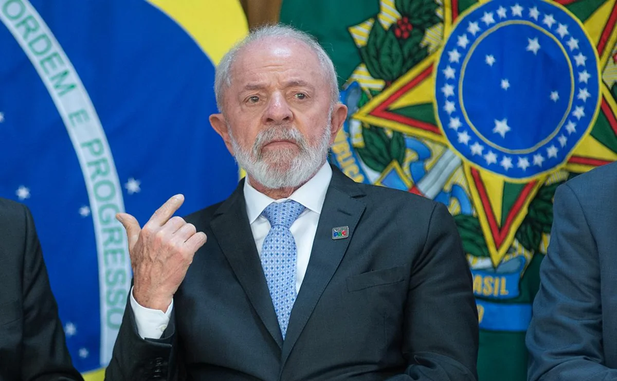 Braziliya Prezidenti Donald Trampla birbaşa əlaqə yaratmağı təklif edib