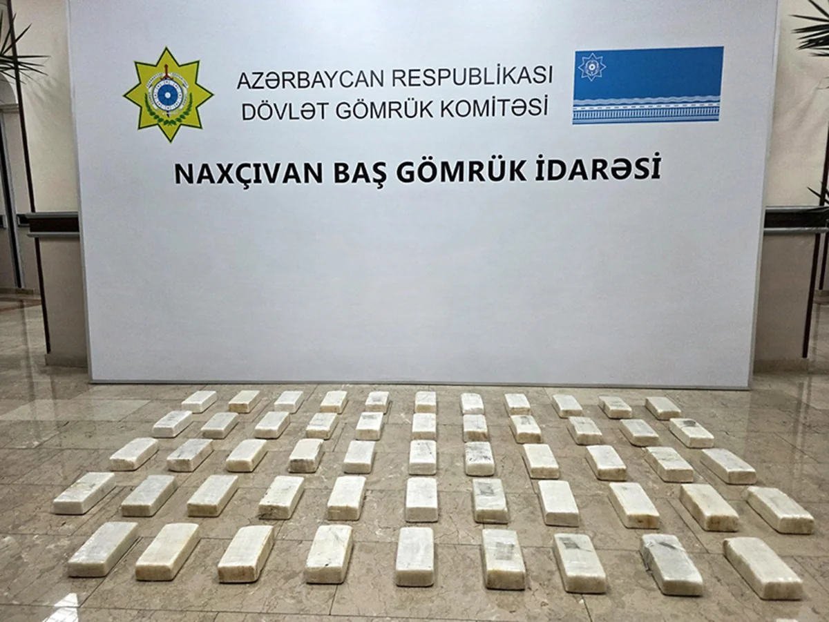 Gömrükçülər "bitum" yükündə 45 kiloqramdan çox metamfetamin aşkarlayıb