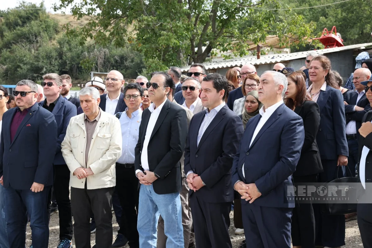 Diplomatlar Xankəndidə dəmir yolu və avtovağzal kompleksinin tikintisi ilə tanış olublar
