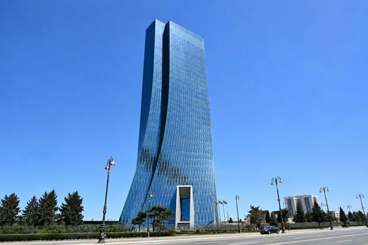 AMB iki lombard və bir lizinq şirkətinin vəzifəli şəxslərini cərimələyib