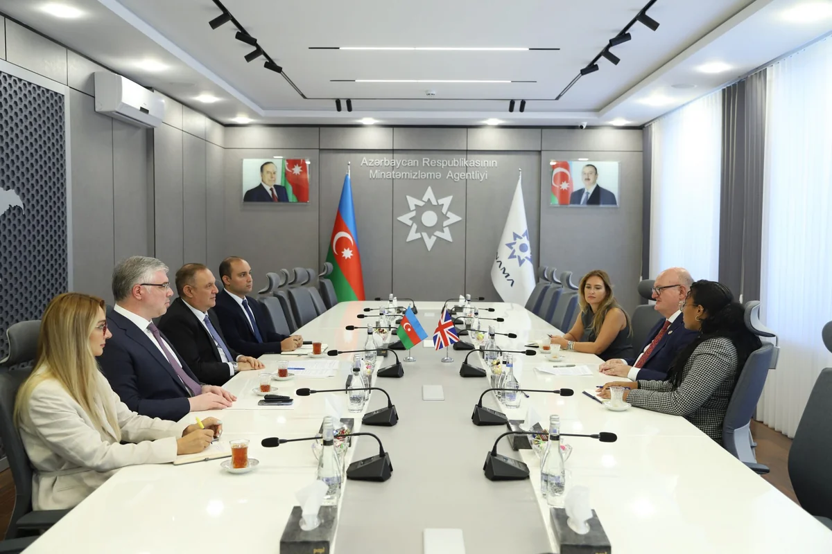 Azərbaycan və Böyük Britaniya arasında humanitar minatəmizləmədə gələcək layihələr müzakirə edilib