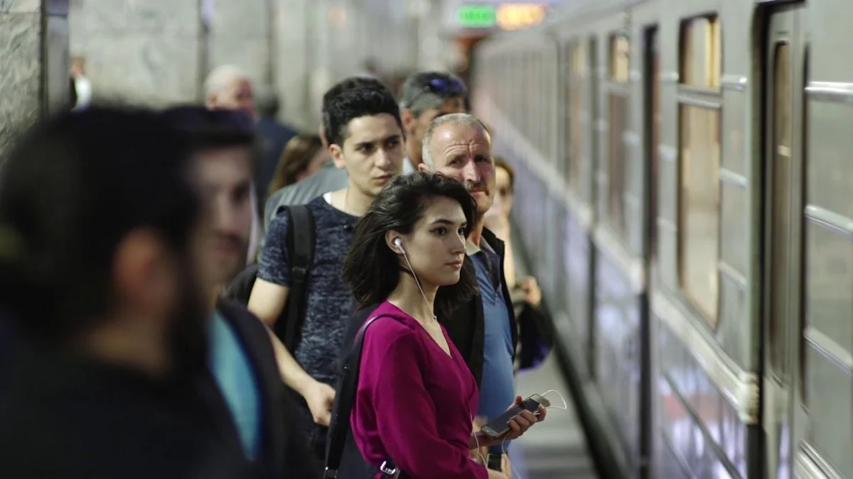 Avqustda Bakı metrosu ilə sərnişindaşıma 12 %-dən çox azalıb