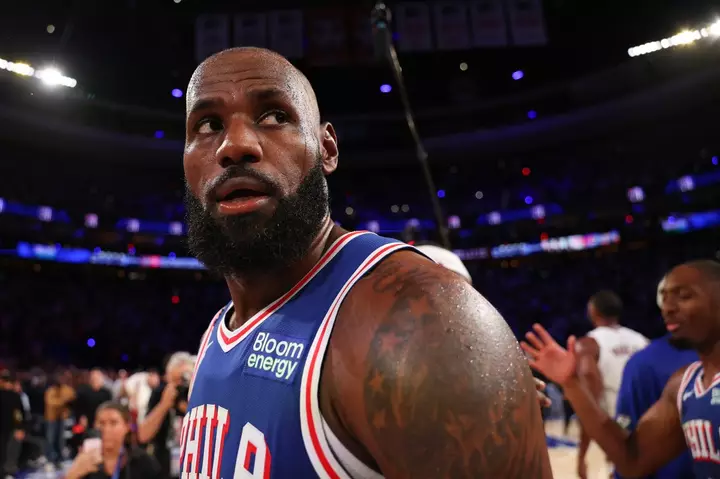 Charles Barkley Rips LeBron for What He Did During National Anthem
