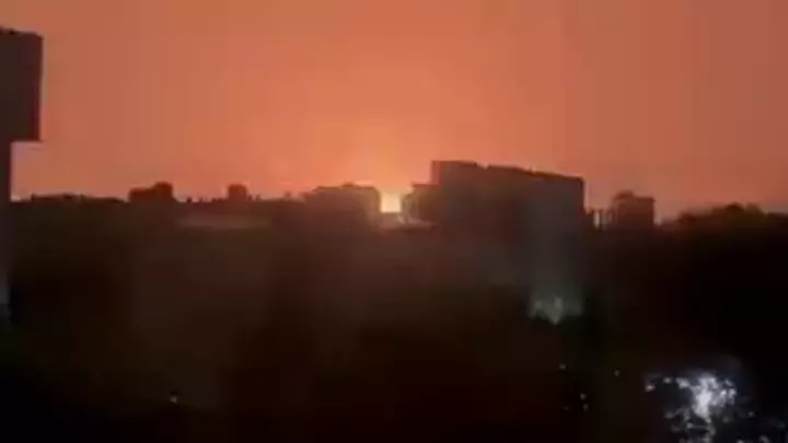 Saudi-led forces try to break Houthi siege of Taiz with airstrikes