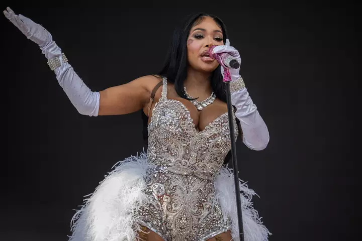 Summer Walker Sues Label and Management for Fraud