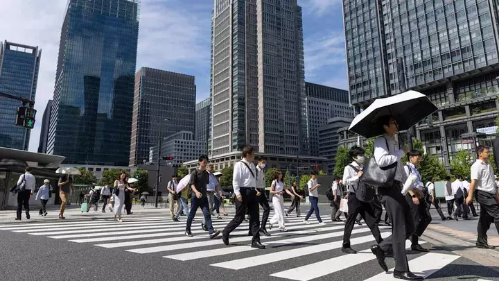 Japanese banks and insurers return to domestic bonds as yields surge