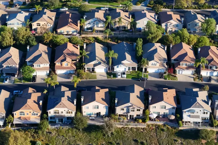 ‘Hibernating’ Housing Market Could Stoke Voter Anger in Midterms