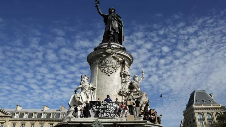 Live: France's Yellow Vests throw their weight behind mounting student protests