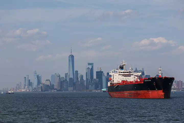 Rusiyadan ABŞ-a ilk dizel yanacağı daşıyan tanker sabah yola salınacaq