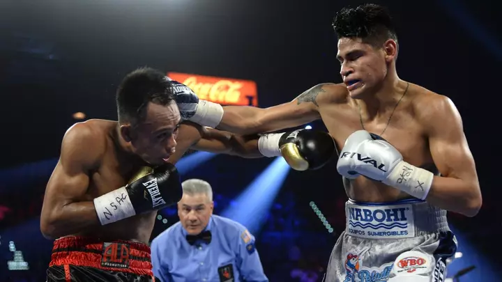 Emanuel Navarrete vs. O'Shaquie Foster odds, prediction: Boxing picks for Oct. 24 fight card by top expert