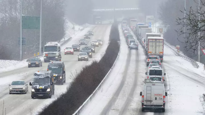 Winter Storm Hits 7 US States Monday as Up to 16 Inches of Snow, 55 MPH Winds Loom
