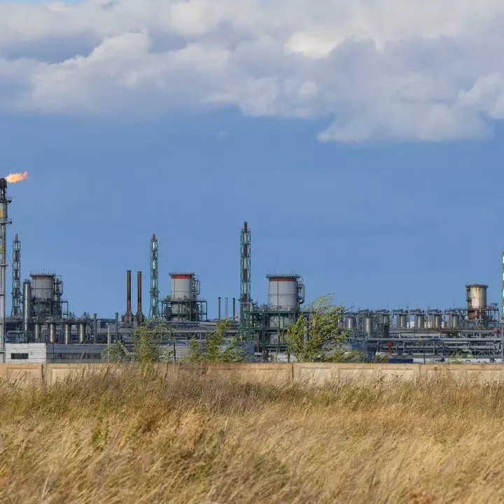 U.S. Floats Lifeline to Russia: Allowing More Gas Sales to Europe