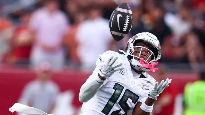 Oregon təzə tələbəsi WR Messiah Hampton yüksək sürətli təqibdən sonra həbs edildi, Ducks‑un sahə xaricindəki problemləri artır