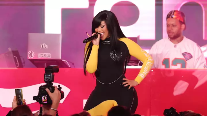 Cardi B. Blazes ‘Tiny Desk’ & Changes Lyrics in “ErrTime” to Honor a Grammy Winner?