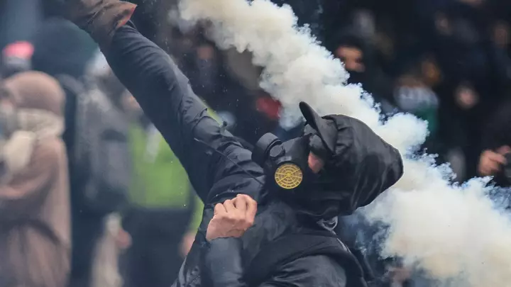 Clashes erupt at protest over university funding law in Argentina