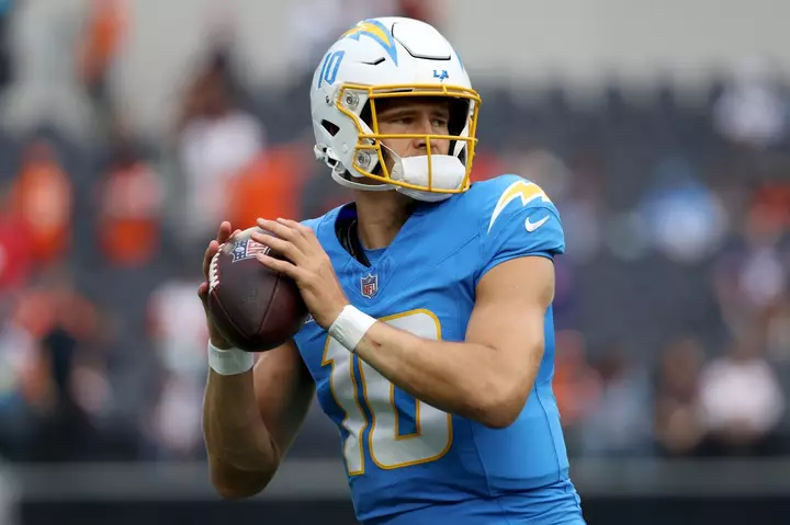 Former Pro Bowler Pitches Blockbuster Justin Herbert Trade for NFC Team