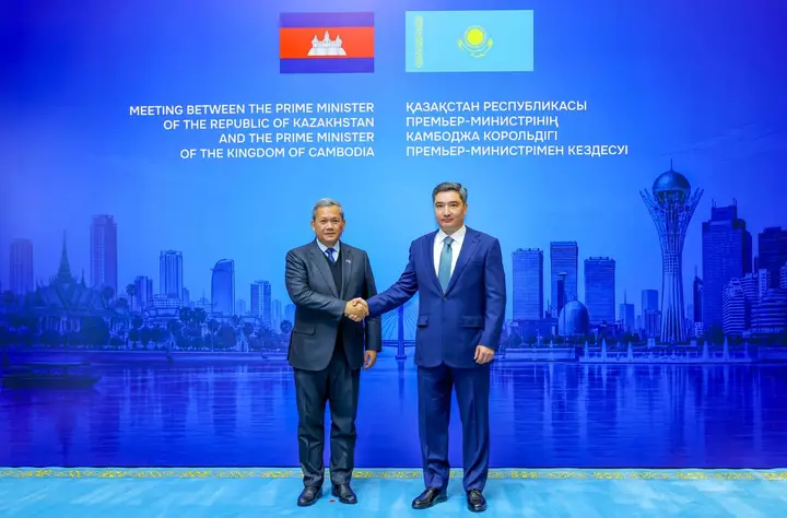 Qazaxıstan, Kamboca Trans‑Kaspian bağlantısını Asiya koridoruna müzakirə edir