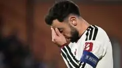 Should Man Utd boss Carrick drop captain Fernandes?