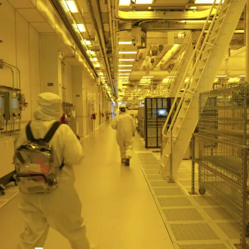 Intel gets waiver after worries fuzzy US ban on foreign-made robots may hit fabs
