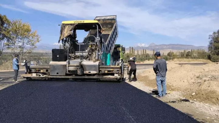 Qırğızıstan Issyk-Kulda Şalba-Lipenko-Zhon-Bulak yolunun 4,5 km-ni asfaltladı