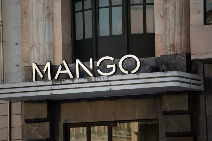 Scarf ‘Coatigans’ Are This Season’s Chicest Layer–Mango’s Two-In-One Style Is So Comfy and Looks Designer