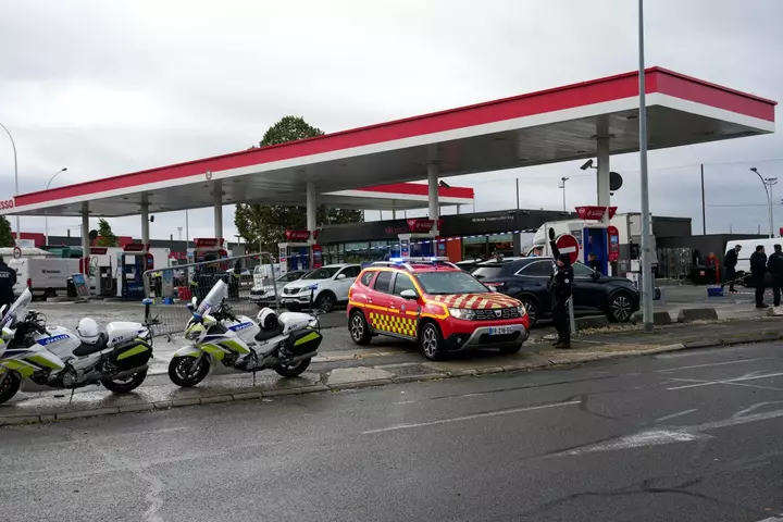 Man Goes On 'Murderous Rampage' With Automatic Weapon In France