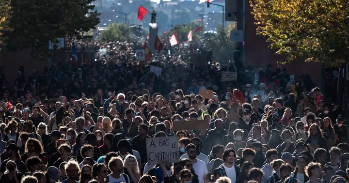 Hundreds of thousands of protesters march across France for third week in a row