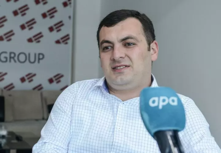 "Bəşəriyyətin faciəsi cahillərin bilməməsində deyil, savadlıların vicdansızlığındadır... " - Oxumaq nəyə yarayır?