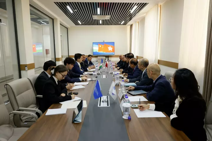 Uzbekistan considers Hong Kong business mission to boost stock listings