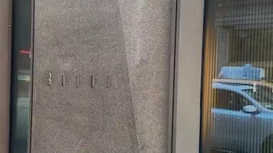 Sansın Nyu-Yorkdakı Sauna və Soyuq Su Çöküş Retriti daxilində