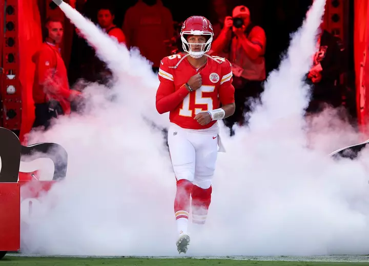 Chiefs QB Patrick Mahomes Ties Patriots Legend Tom Brady for Historic NFL Record