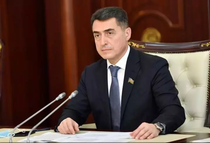 Azərbaycanda işləmək üçün yaş həddinin uzadılmasına yenidən baxılsın - komitə sədri