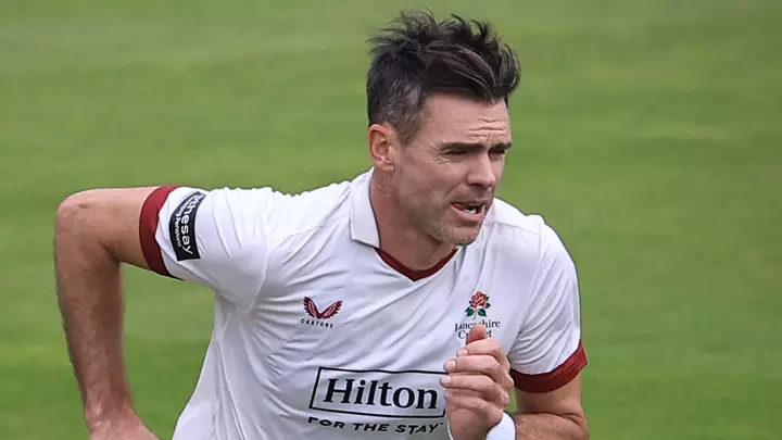 Anderson Lancashire çıxışından sonra gələcəyini düşünür
