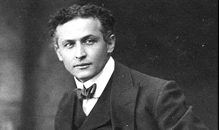 Harry Houdini Died 100 Years Ago This Halloween: Was He Really Killed by a Punch to the Stomach?