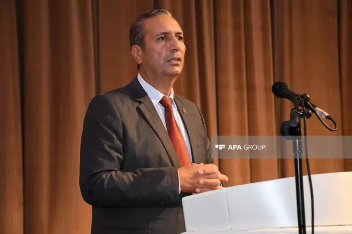 Azərbaycan jurnalistlərinin etik davranış qaydalarına süni intellektlə bağlı yeni prinsip əlavə olundu