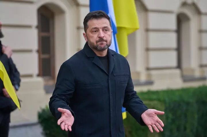 Zelensky Reveals Massive Russian Barrage Amid Musk’s Starshield Restriction