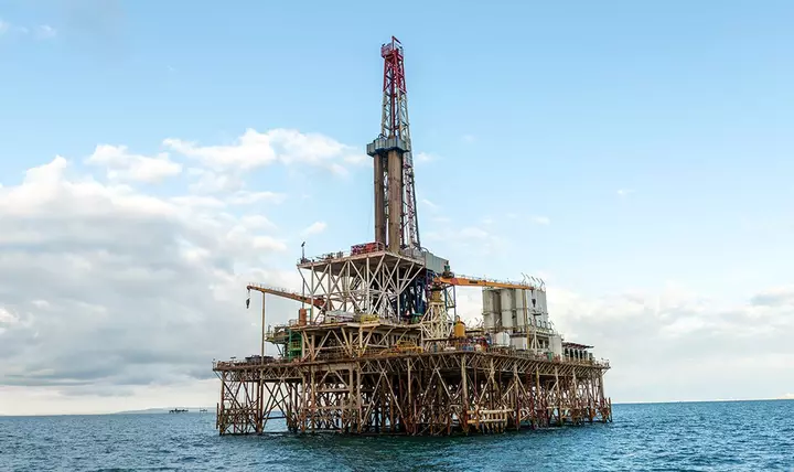 Azerbaijan's Azeri Light crude prices drop 2.85% at Italy's Augusta port