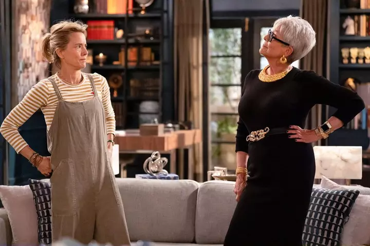 Jamie Lee Curtis limuzin səfərini necə NBC-nin ‘ Yeni Evlənənlər’ə çevirdi