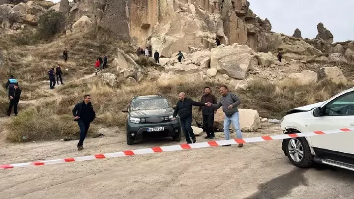 Kapadokyada “Pəri bacası” uçub, 3 nəfər ölüb - VİDEO