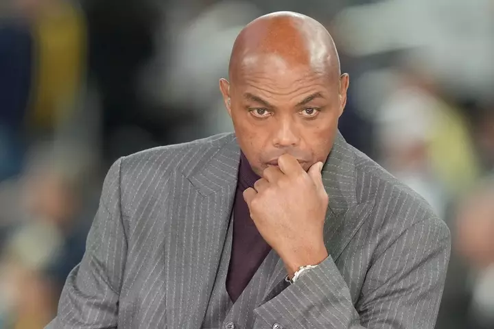 Charles Barkley Gets Emotional Over Ernie Johnson's 'Inside the NBA' Retirement