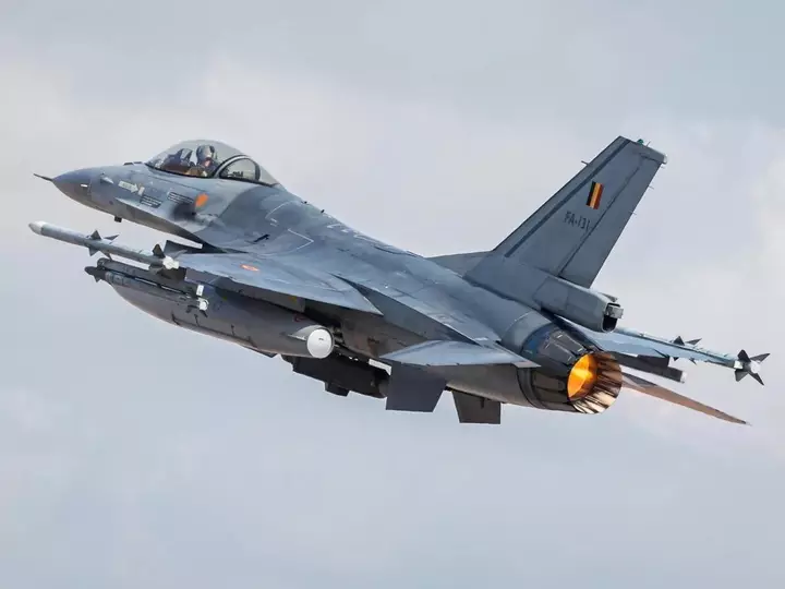 Rumıniya qırıcıları Qara dəniz üzərində iki Rusiya dronunu vurub